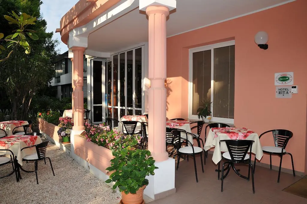 Hotel Rita Riccione 2*,