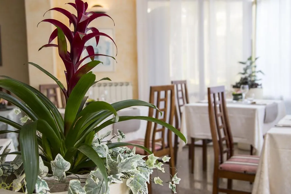 Hotel Rita Riccione 2*,  Italy